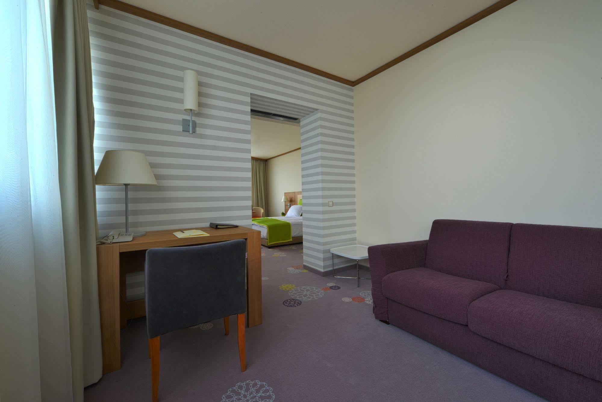 Suite Hotel Sofia Exterior photo