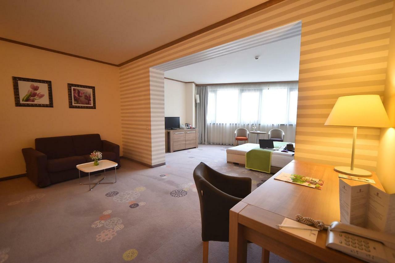 Suite Hotel Sofia Exterior photo