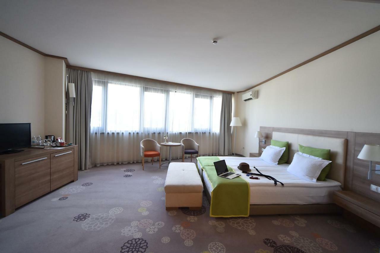 Suite Hotel Sofia Exterior photo